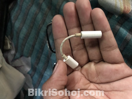 Apple earphone and dongle